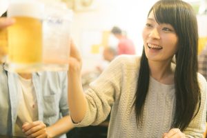 女性と仲を深めるための5つのライトな話題とは？